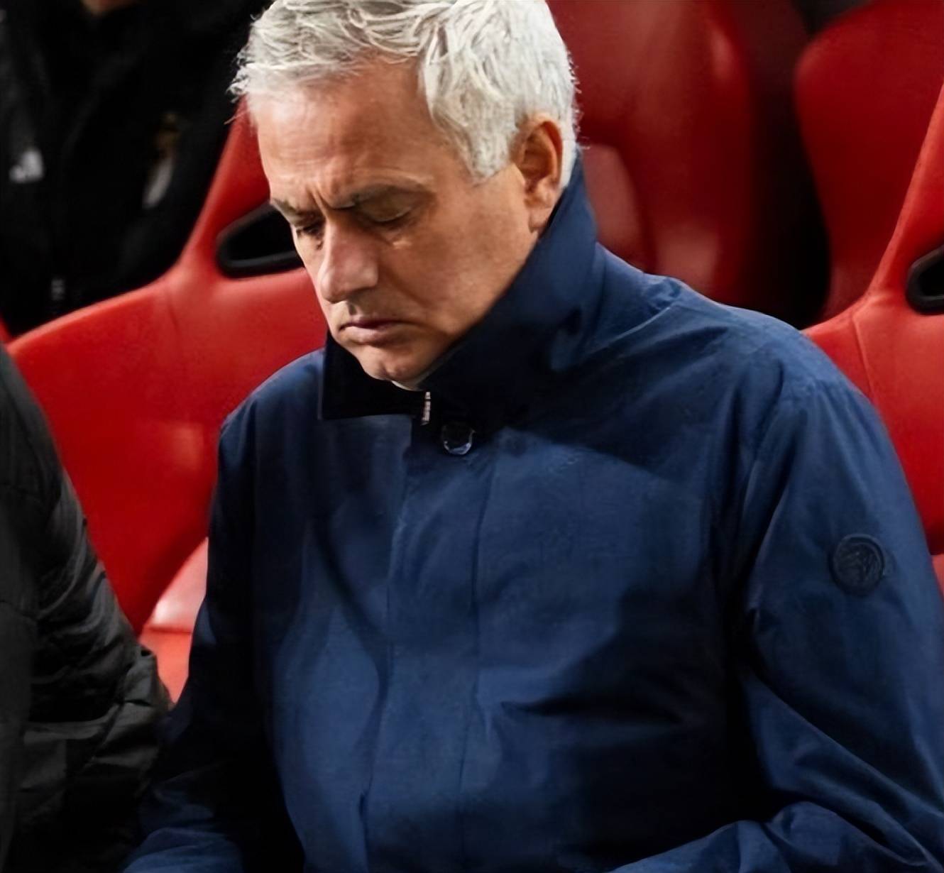 3-1后！让穆帅争2有望：本菲卡半程不败+差对手3分，前二进欧冠